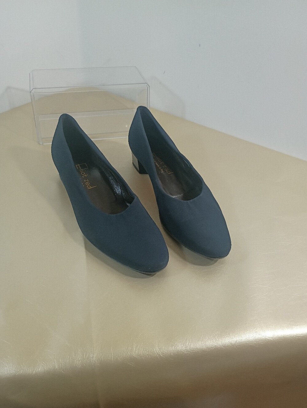 Eliot Zed Women's SZ 41 US SZ 9.5 Shoes, Made In Italy. Condition is Pre-owned